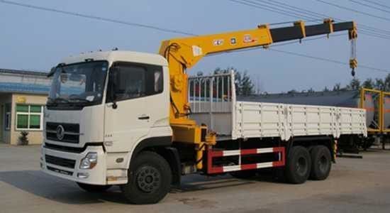 Κίνα Το Dongfeng 6x4 10 κυλά LHD, τοποθετημένος φορτηγό γερανός RHD με την ικανότητα 10ton για την πώληση προμηθευτής