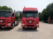 Κίνα SINOTRUCK πρωταρχικός - κόκκινο χρώμα φορτηγών ρυμουλκών τρακτέρ φορτηγών LHD RHD 375HP 6X4 μετακινούμενων εργοστάσιο
