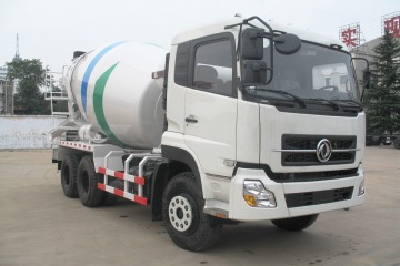 κινητό φορτηγό DFL 5250 συγκεκριμένων αναμικτών 6x4 12m3 με το βυτιοφόρο νερού 400L